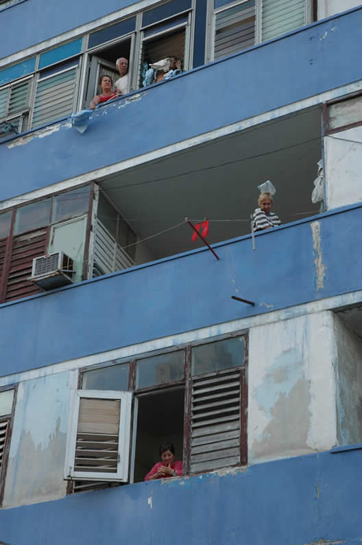 Apartment building in Havana (Gabriel Frye-Behar)