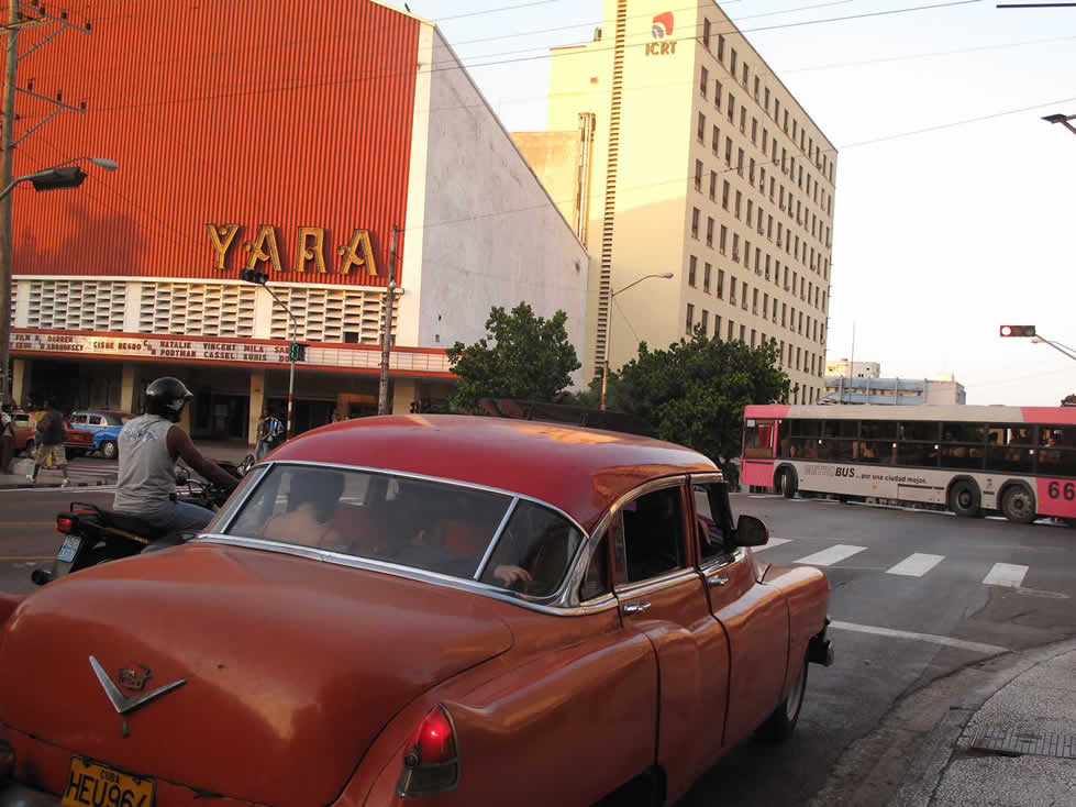Cine Yara, Vedado, Habana (Ruth Behar)